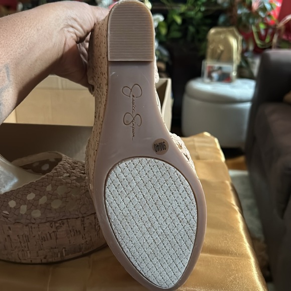NWB..Jessica Simpson cork platform shoe. - Picture 5 of 7